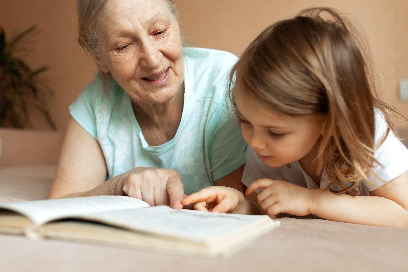 Beneficios del aprendizaje intergeneracional Beneficios del aprendizaje intergeneracional