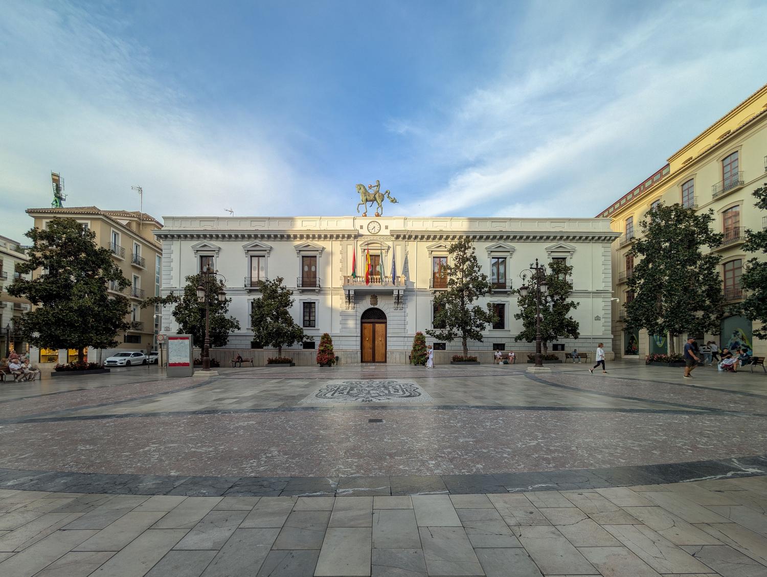 Vista de arquitectura histórica andaluza, representando el turismo y ocio cultural Vista de arquitectura histórica andaluza, representando el turismo y ocio cultural