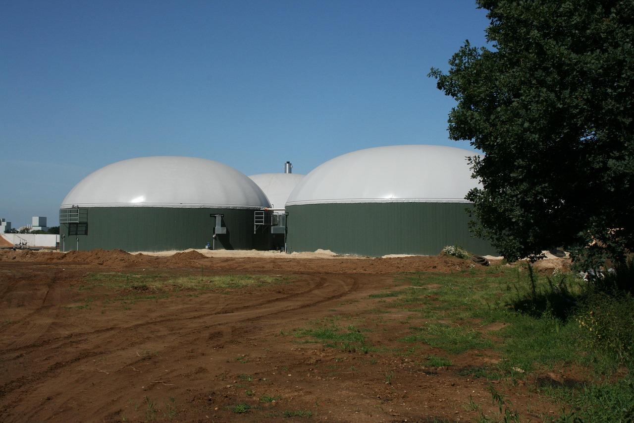 Industrial plant of biodigesters with hermetic white domes designed for the anaerobic fermentation of organic matter. Industrial plant of biodigesters with hermetic white domes designed for the anaerobic fermentation of organic matter.
